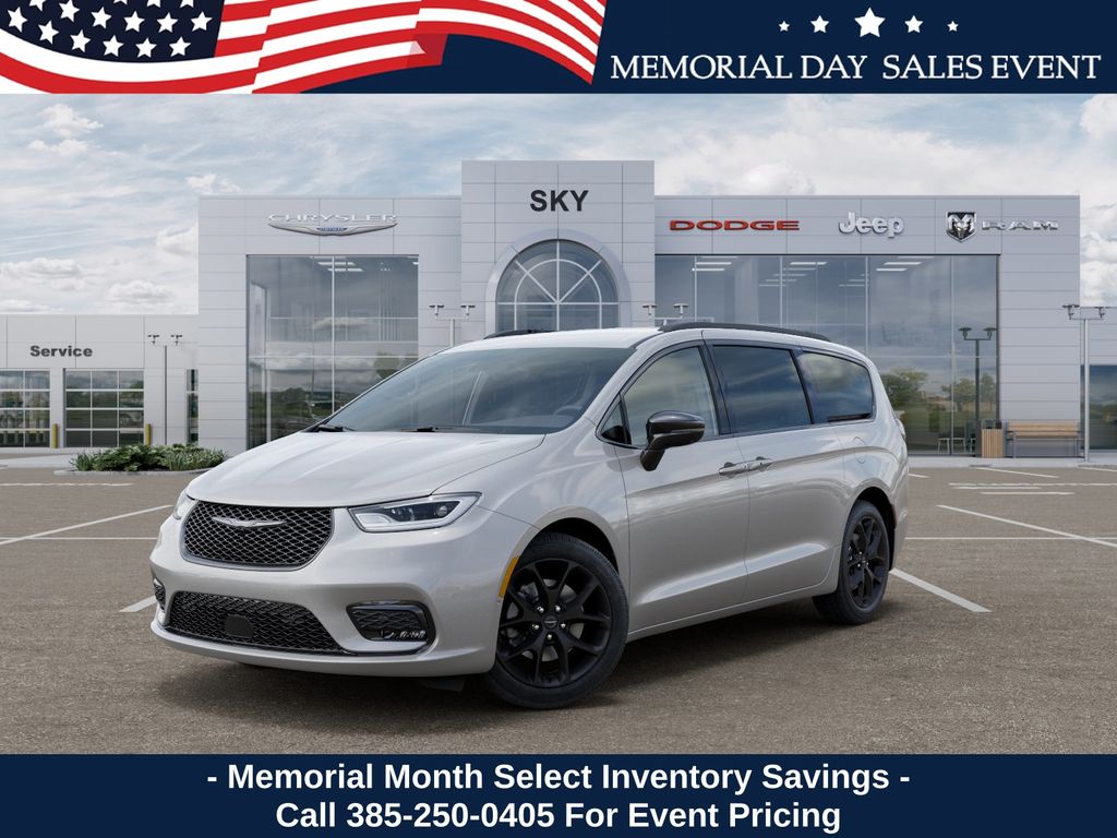 2026 Chrysler Pacifica Select AWD's photo