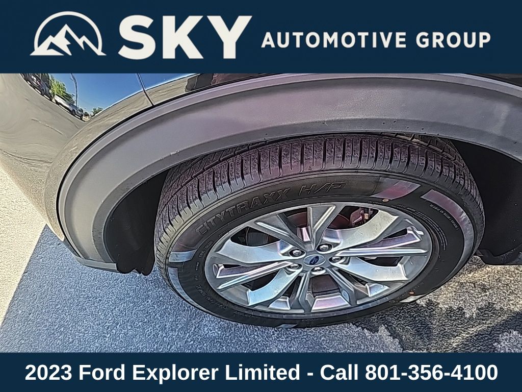 2023 Ford Explorer Limited photo 2