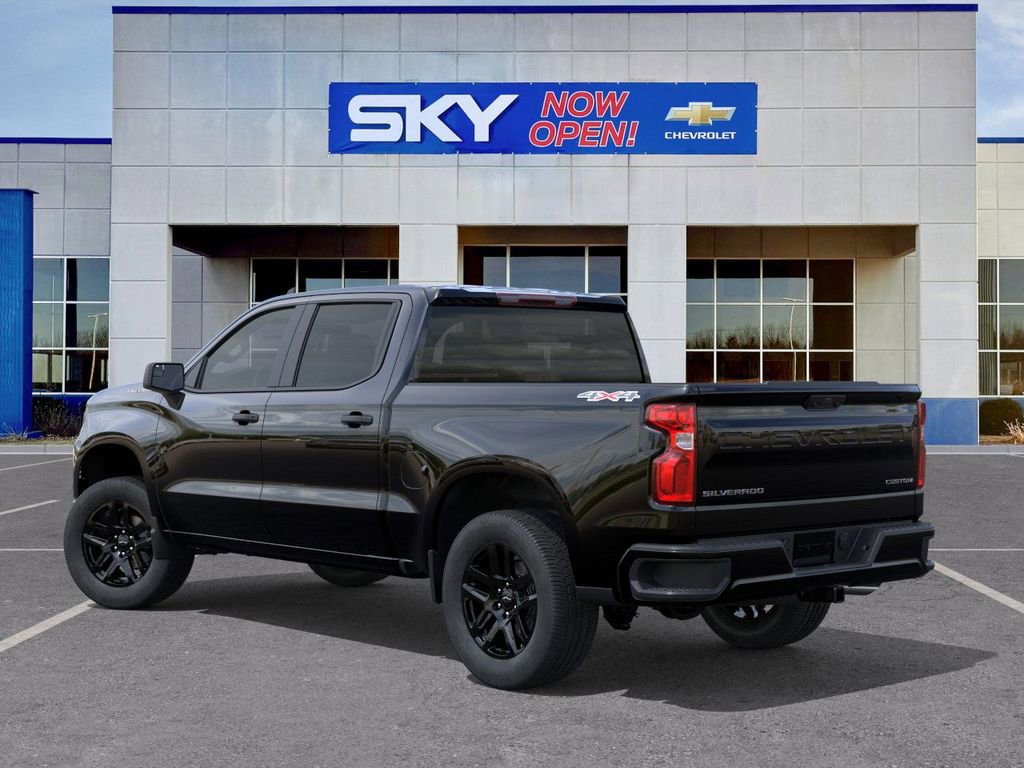 2025 Chevrolet Silverado 1500 Custom photo 3