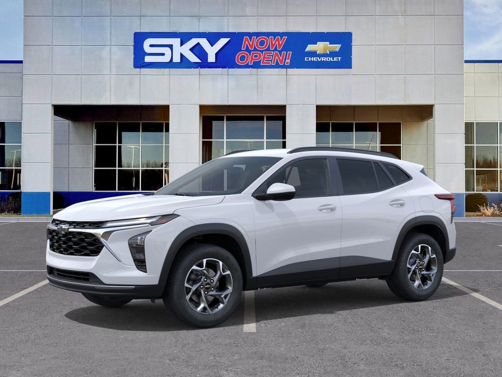 2025 Chevrolet Trax LT photo 2