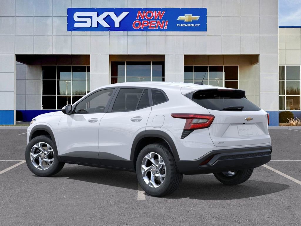 2025 Chevrolet Trax LS photo 3