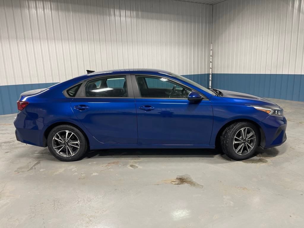 Used 2022 Kia FORTE LXS with VIN 3KPF24AD1NE416179 for sale in Newhall, IA
