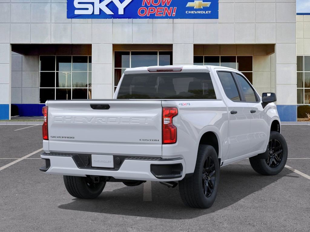 2025 Chevrolet Silverado 1500 Custom photo 3