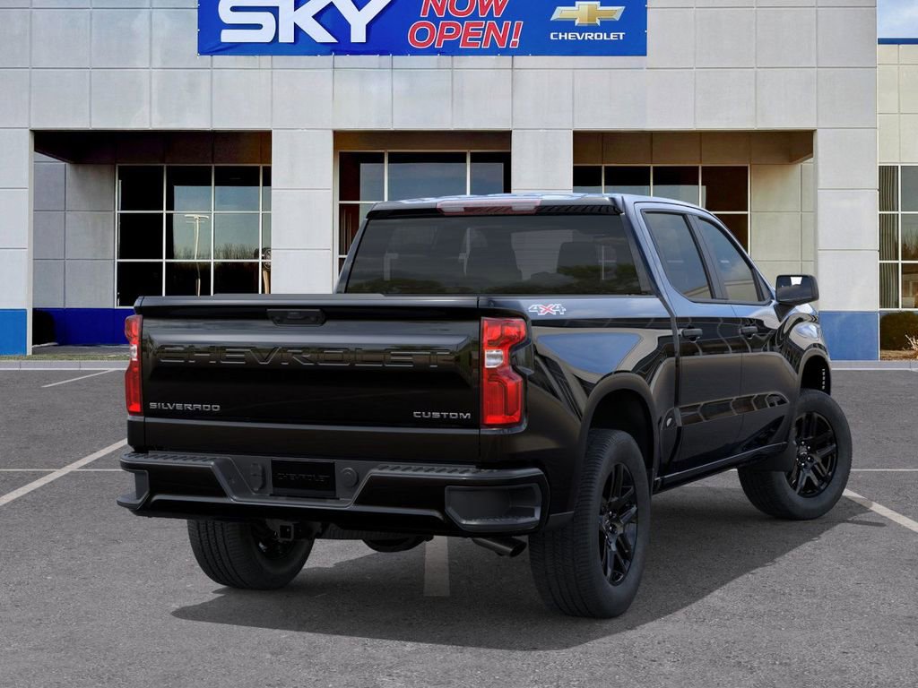2025 Chevrolet Silverado 1500 Custom photo 4