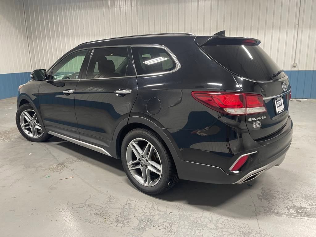 Used 2017 Hyundai Santa Fe Limited Ultimate with VIN KM8SRDHF9HU180898 for sale in Newhall, IA