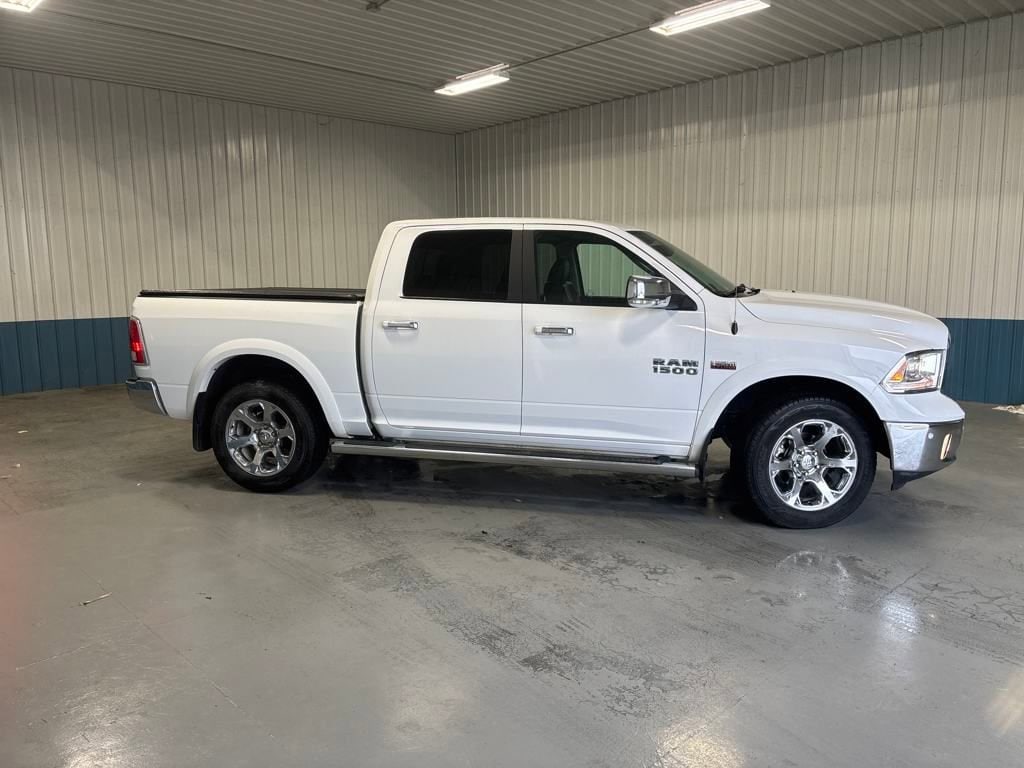 Used 2018 RAM Ram 1500 Pickup Laramie with VIN 1C6RR7NT7JS137278 for sale in Newhall, IA
