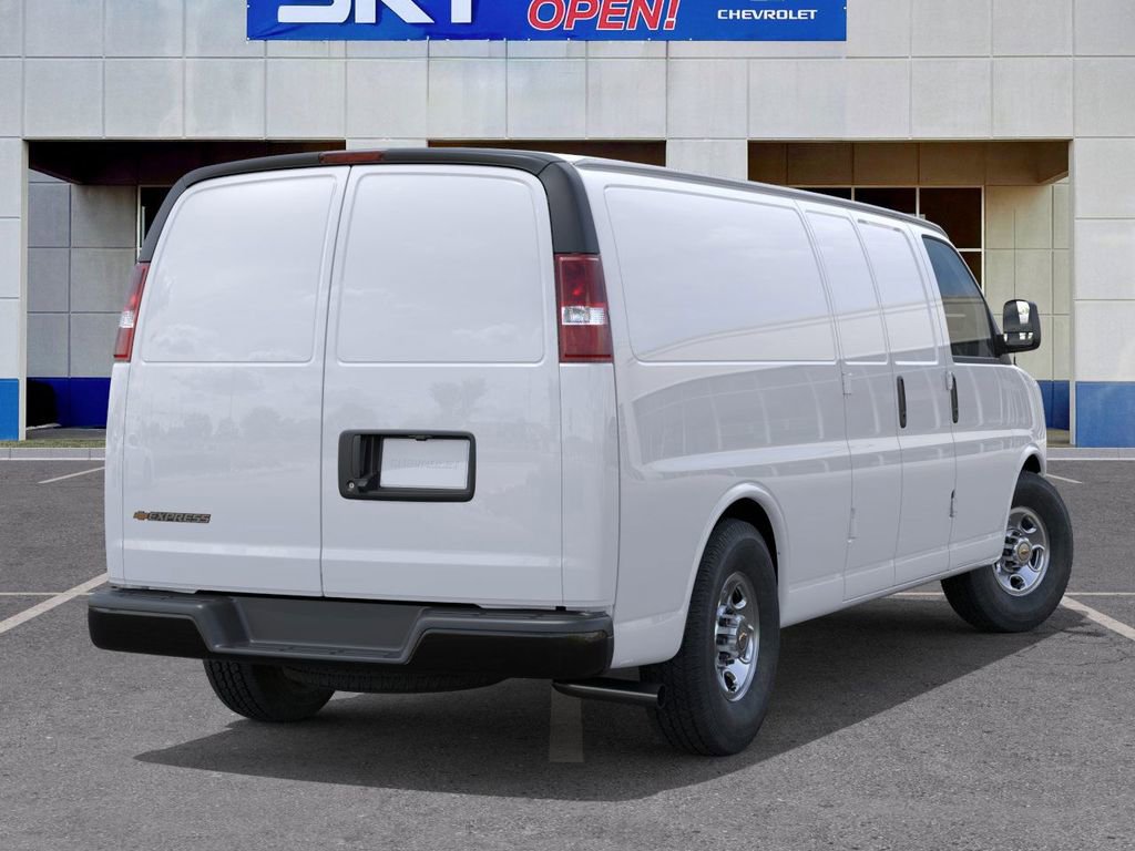 2025 Chevrolet Express Cargo 3500 photo 4