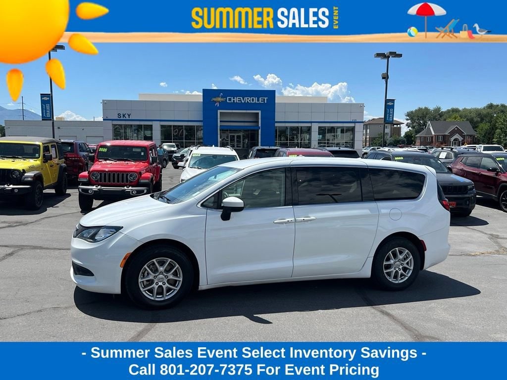 2022 Chrysler Voyager