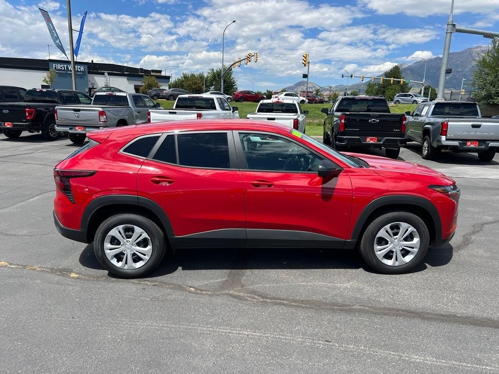 2026 Chevrolet Trax LS - Photo 8