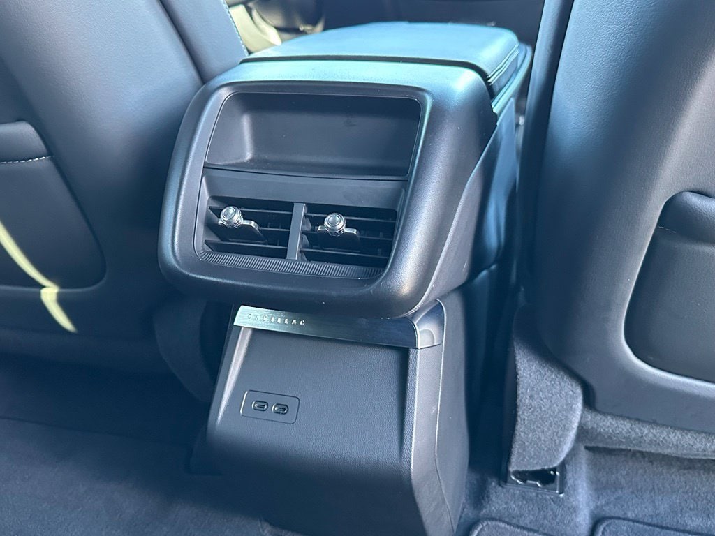 2024 Cadillac LYRIQ Luxury 1 - Photo 25