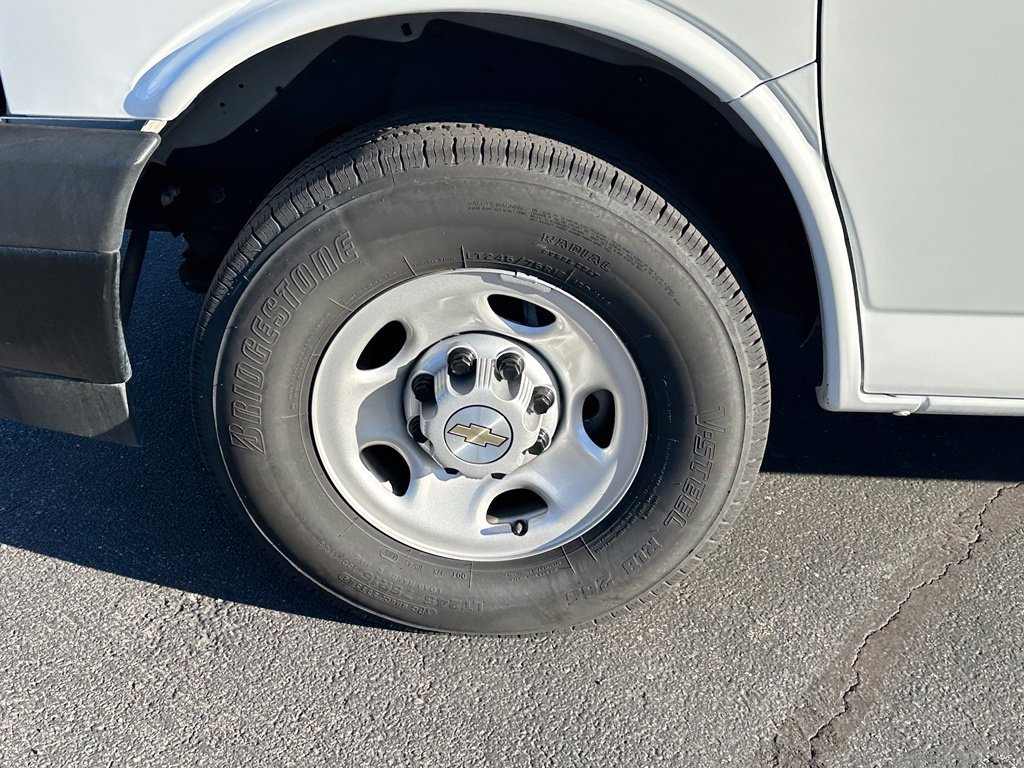 2025 Chevrolet Express Passenger LS - Photo 19