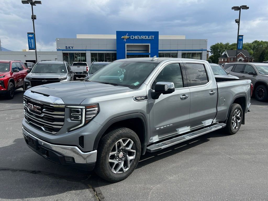 2023 GMC Sierra 4WD Crew Cab Short Box SLT's photo