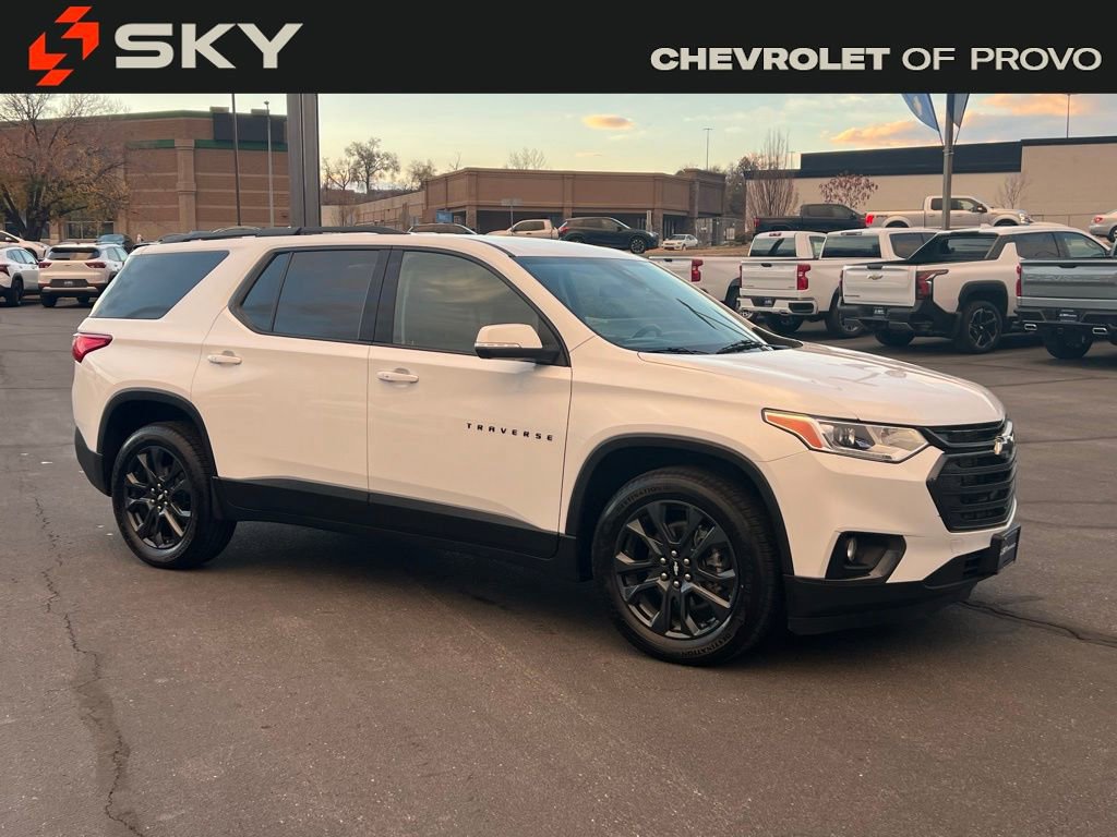 2021 Chevrolet Traverse RS photo 2