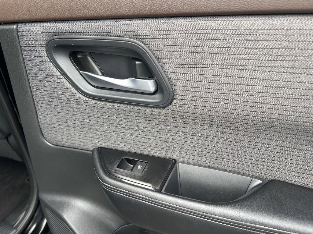2023 Nissan Rogue SV - Photo 20