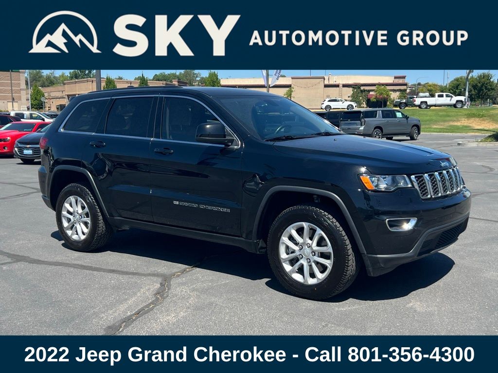 2022 Jeep Cherokee Laredo photo 2