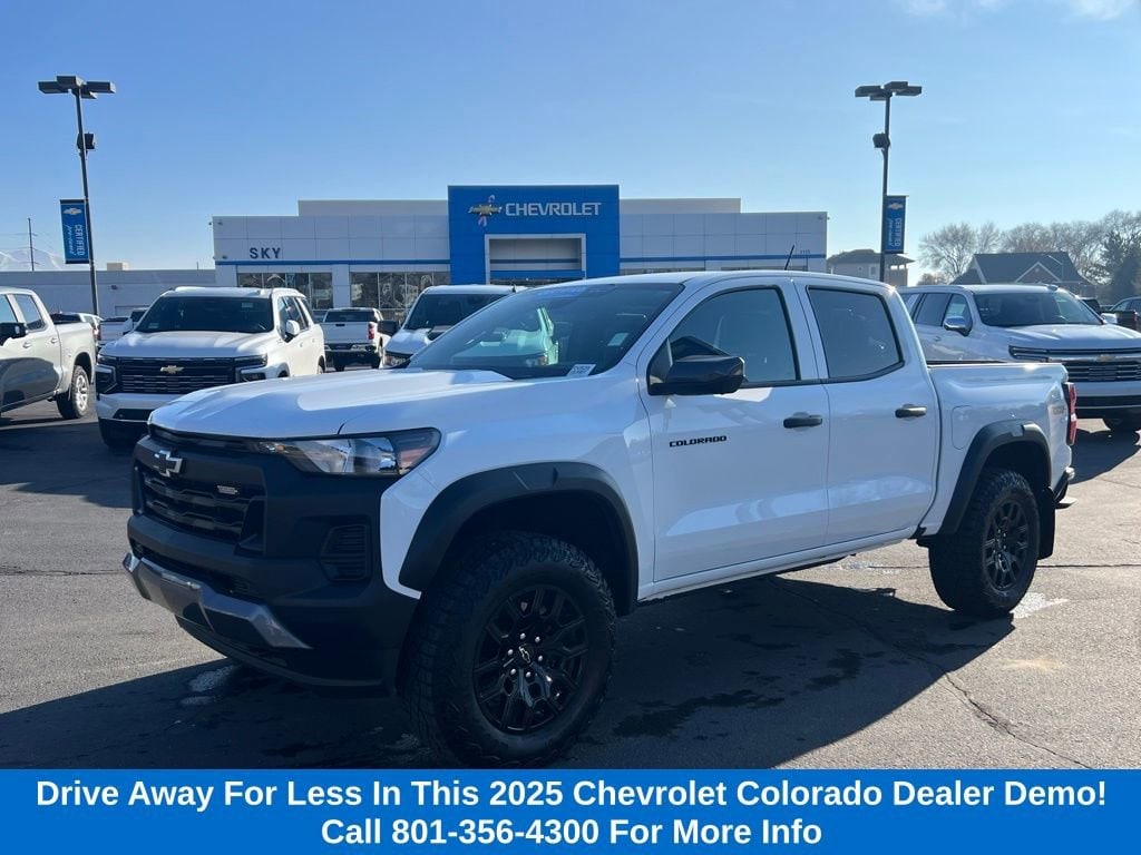 2025 Chevrolet Colorado 4WD Trail Boss Crew Cab Short Box's photo