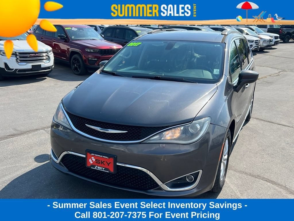 Used 2017 Chrysler Pacifica Touring-L with VIN 2C4RC1BG8HR675742 for sale in Provo, UT