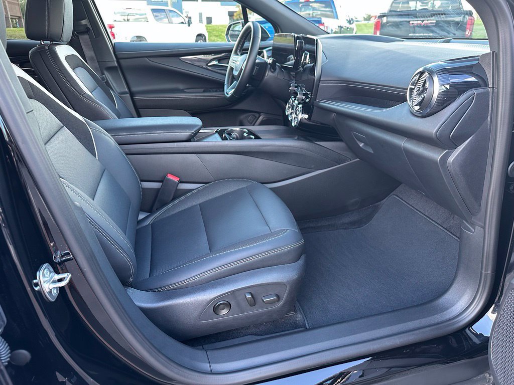 2024 Chevrolet Blazer EV LT - Photo 19