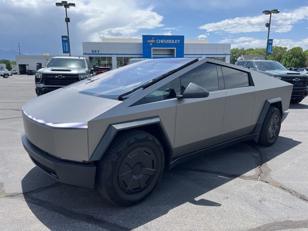 2024 Tesla Cybertruck All-Wheel Drive's photo