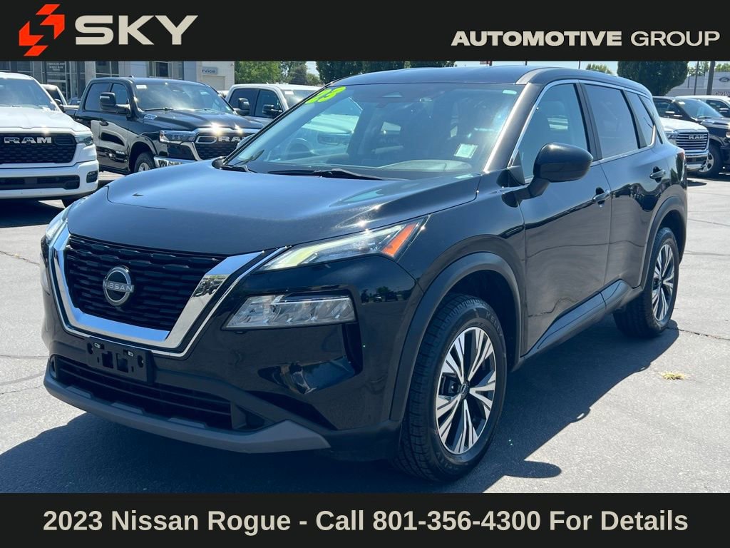 2023 Nissan Rogue SV photo 2
