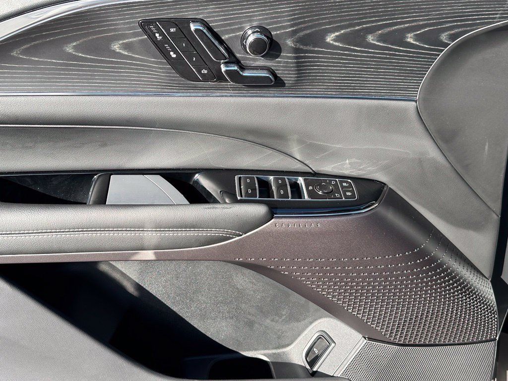 2024 Cadillac LYRIQ Luxury 1 - Photo 31