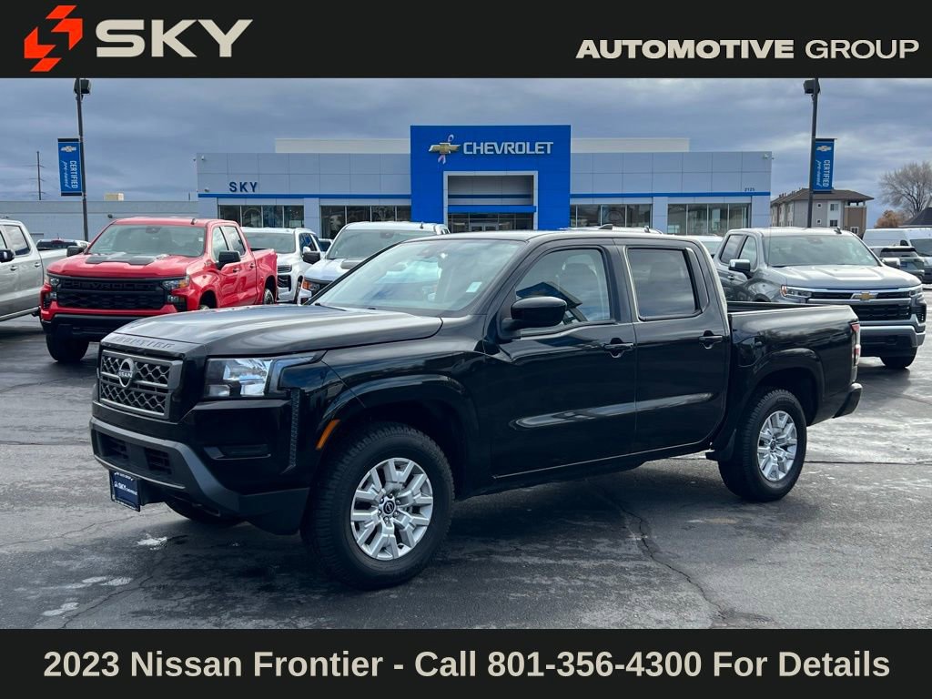 2023 Nissan Frontier SV's photo