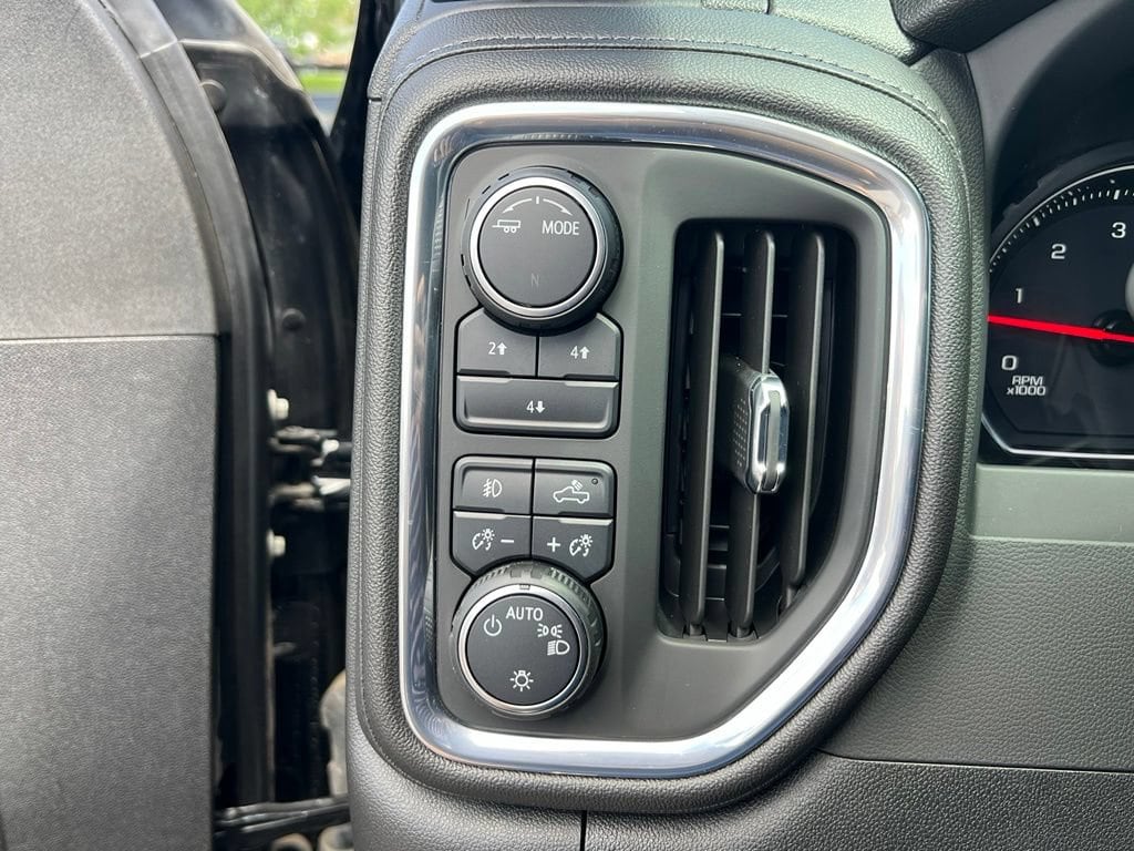 2023 Chevrolet Silverado 3500HD LT - Photo 30