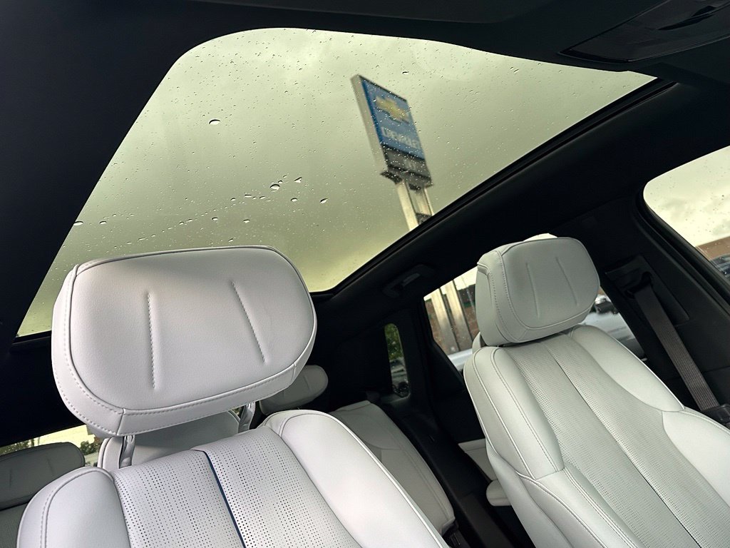 2024 Cadillac LYRIQ Luxury 1 - Photo 22