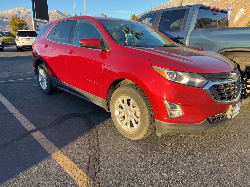 2018 Chevrolet Equinox LT photo 2