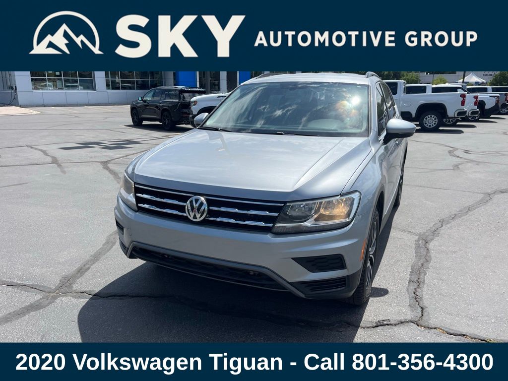 2020 Volkswagen Tiguan SE photo 3