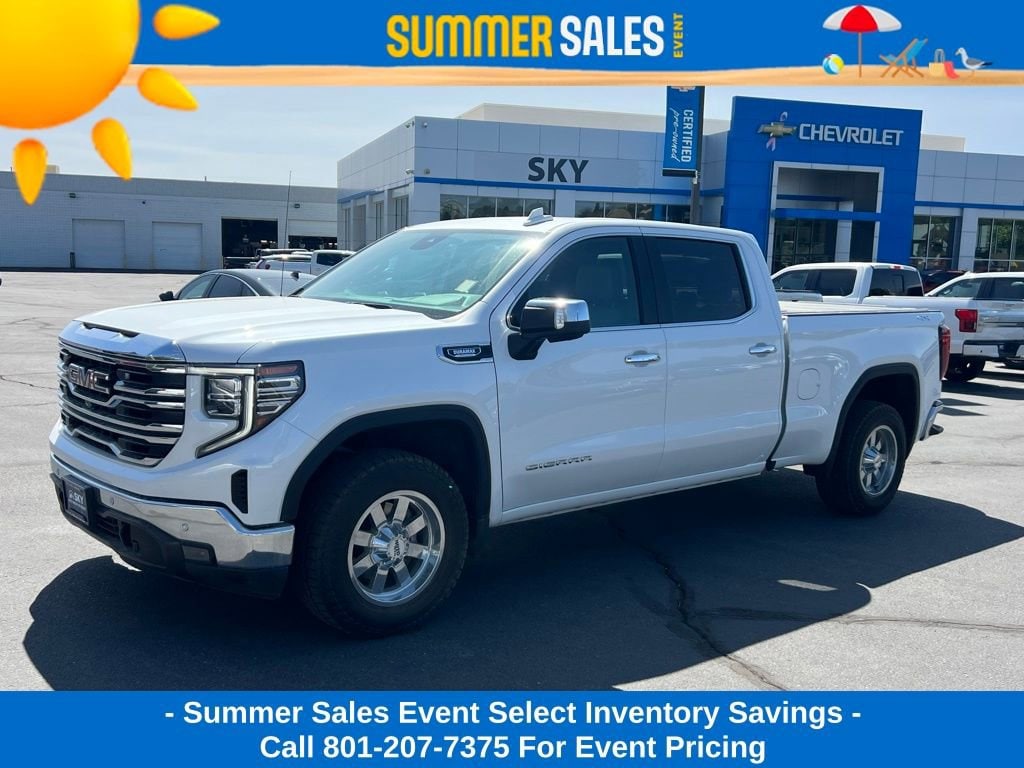 2022 GMC Sierra 4WD Crew Cab Short Box SLT's photo
