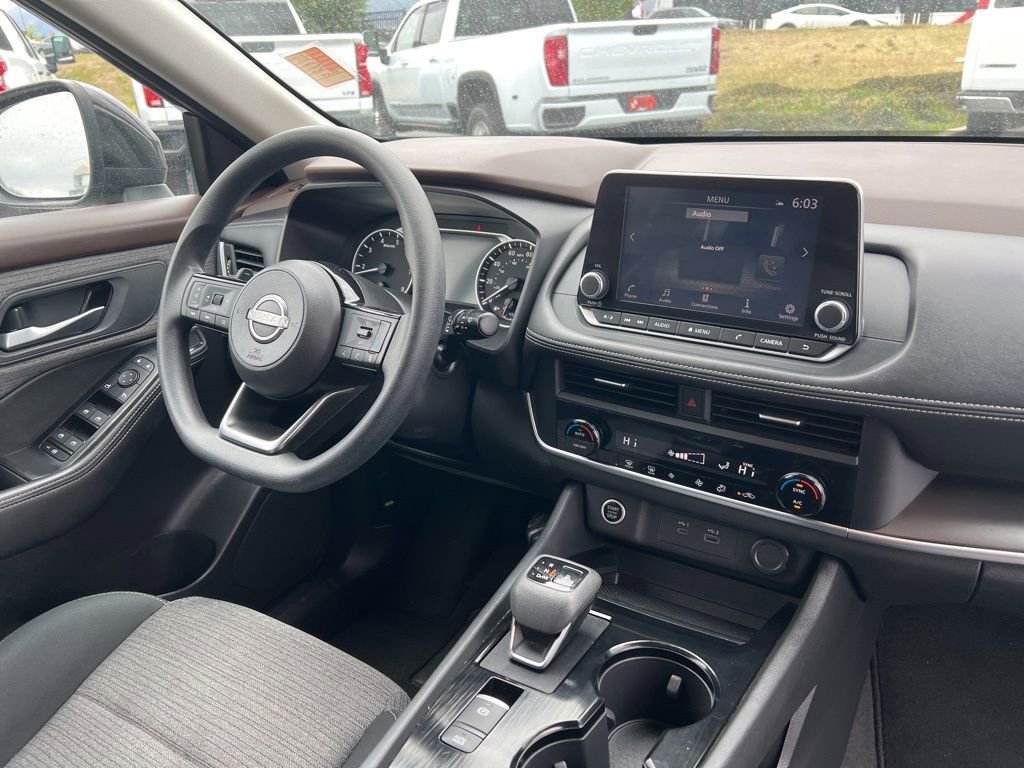 2023 Nissan Rogue SV - Photo 18