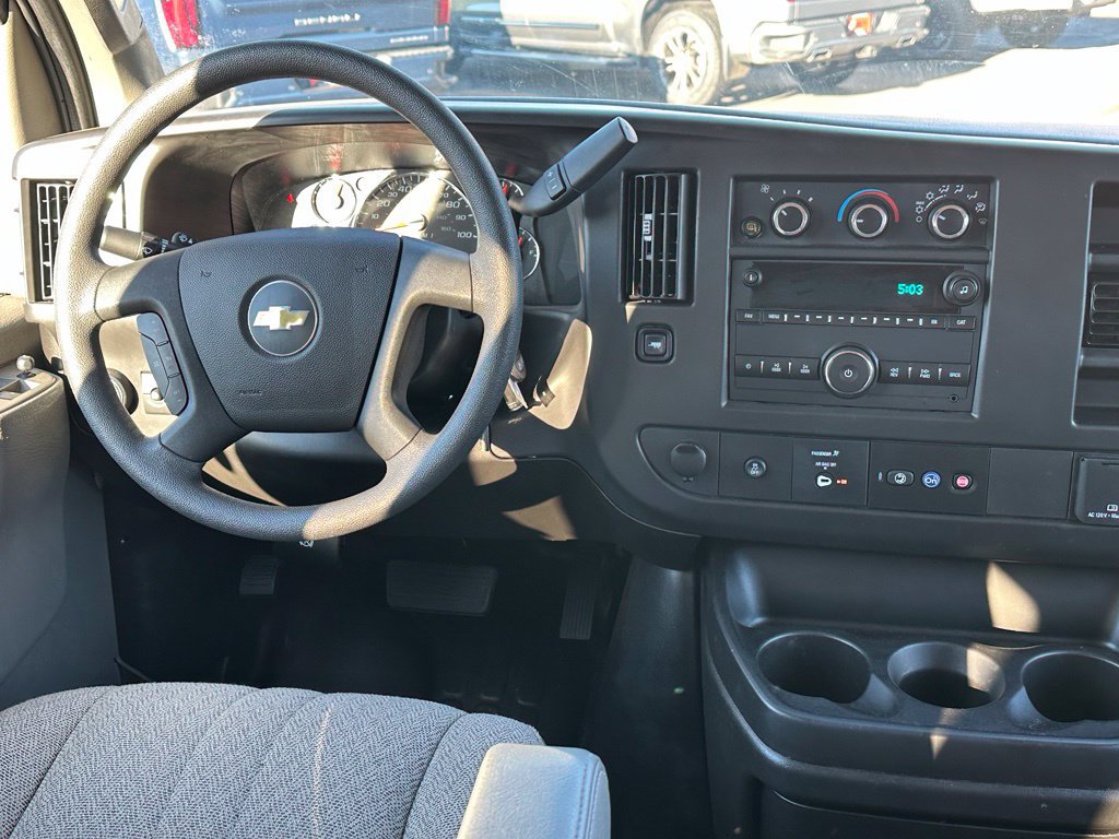 2025 Chevrolet Express Passenger LS - Photo 27