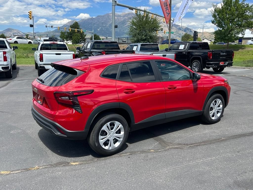 2026 Chevrolet Trax LS - Photo 9