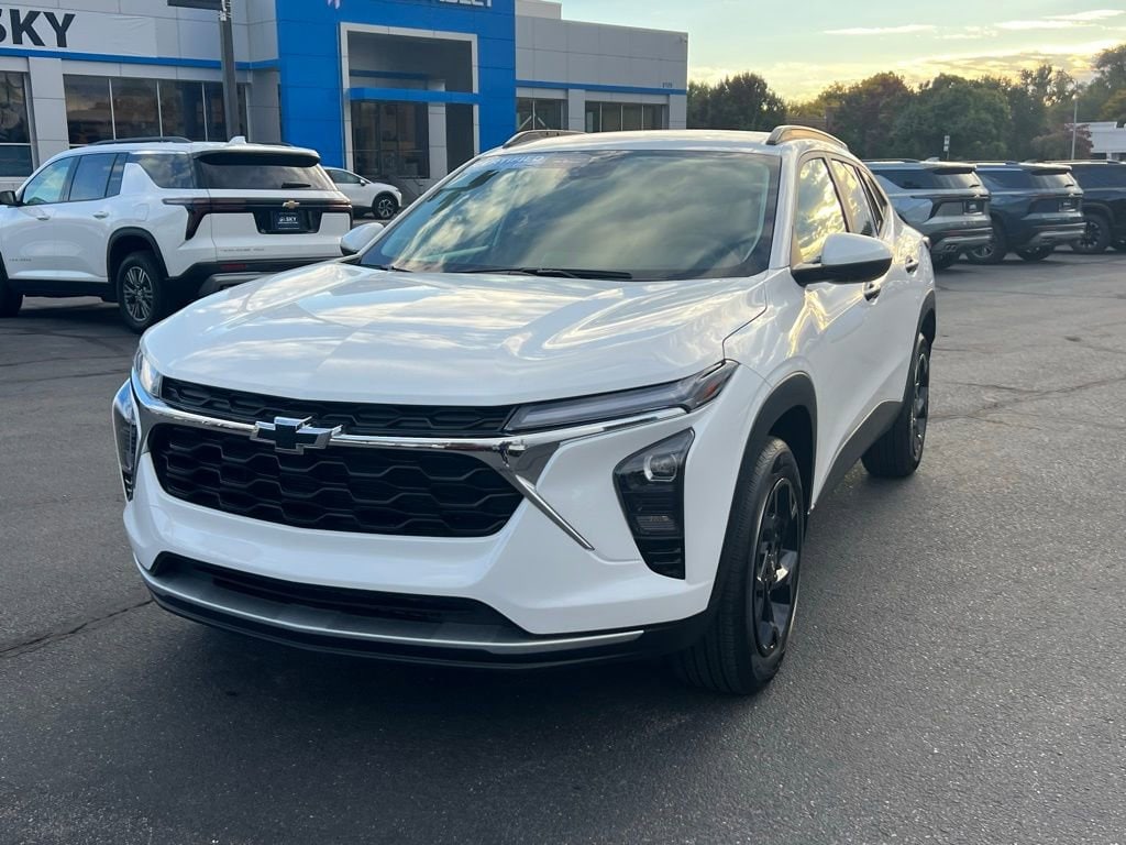 Certified 2025 Chevrolet Trax LT SUV