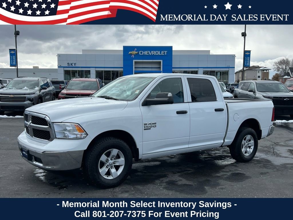 2023 RAM 1500 Classic SLT 4x4 Crew Cab 5'7's photo