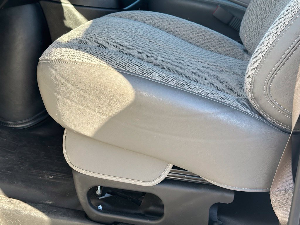 2025 Chevrolet Express Passenger LS - Photo 31