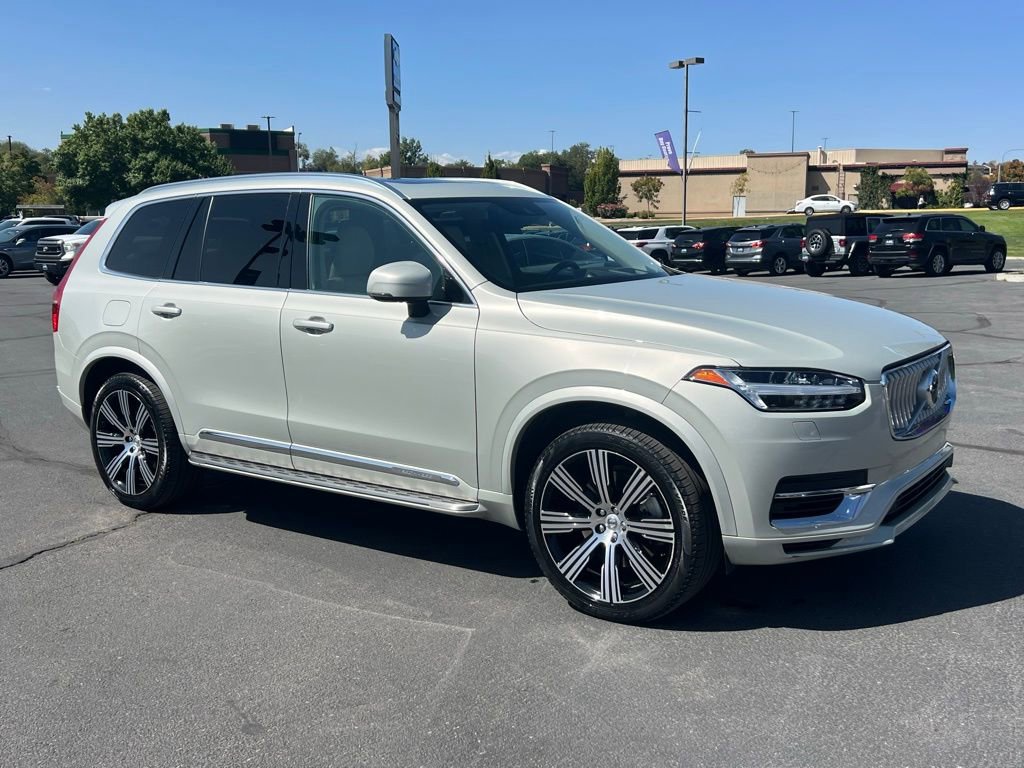 2022 Volvo XC90 Recharge Inscription photo 3
