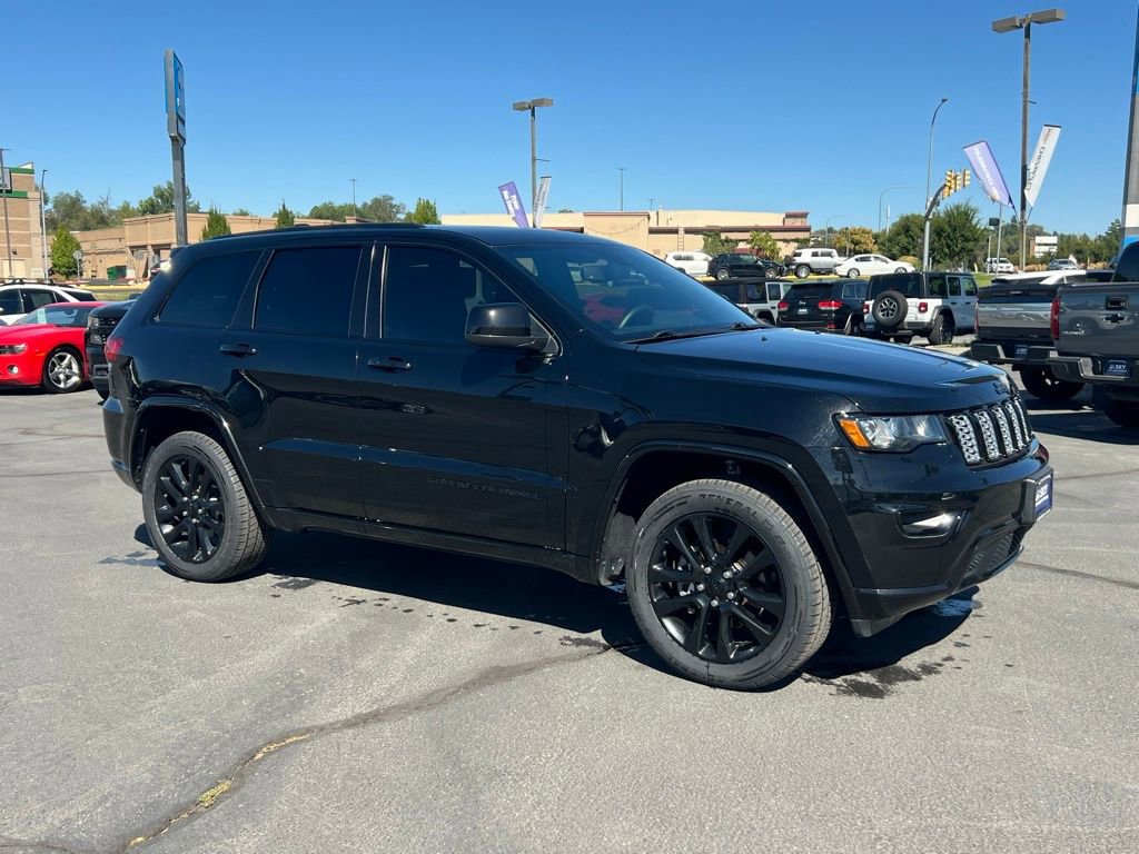 2019 Jeep Grand Cherokee Altitude photo 3