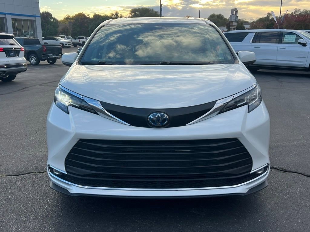 Used 2023 Toyota Sienna XLE
