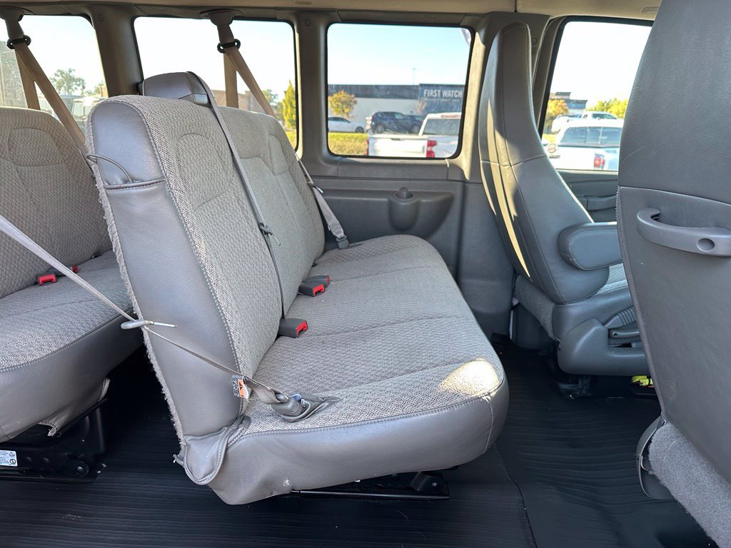 2025 Chevrolet Express Passenger LS - Photo 25