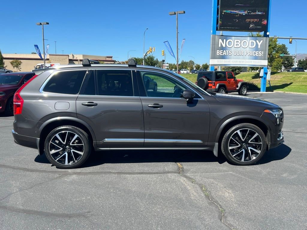 2023 Volvo XC90 B5 AWD Plus photo 2