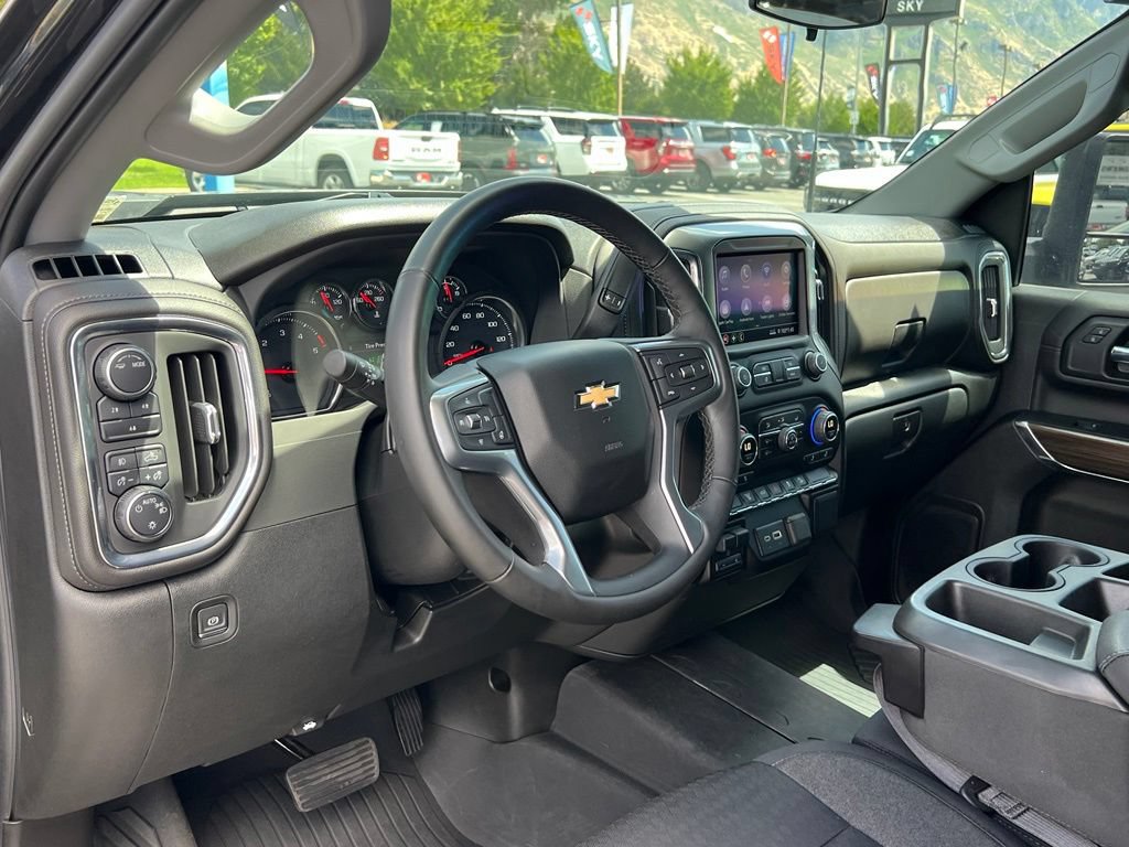 2023 Chevrolet Silverado 3500HD LT - Photo 27