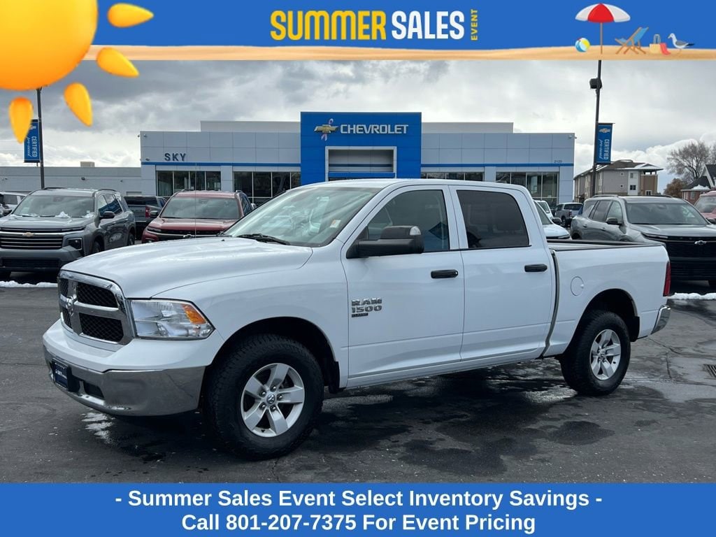 2023 RAM 1500 Classic SLT 4x4 Crew Cab 5'7's photo