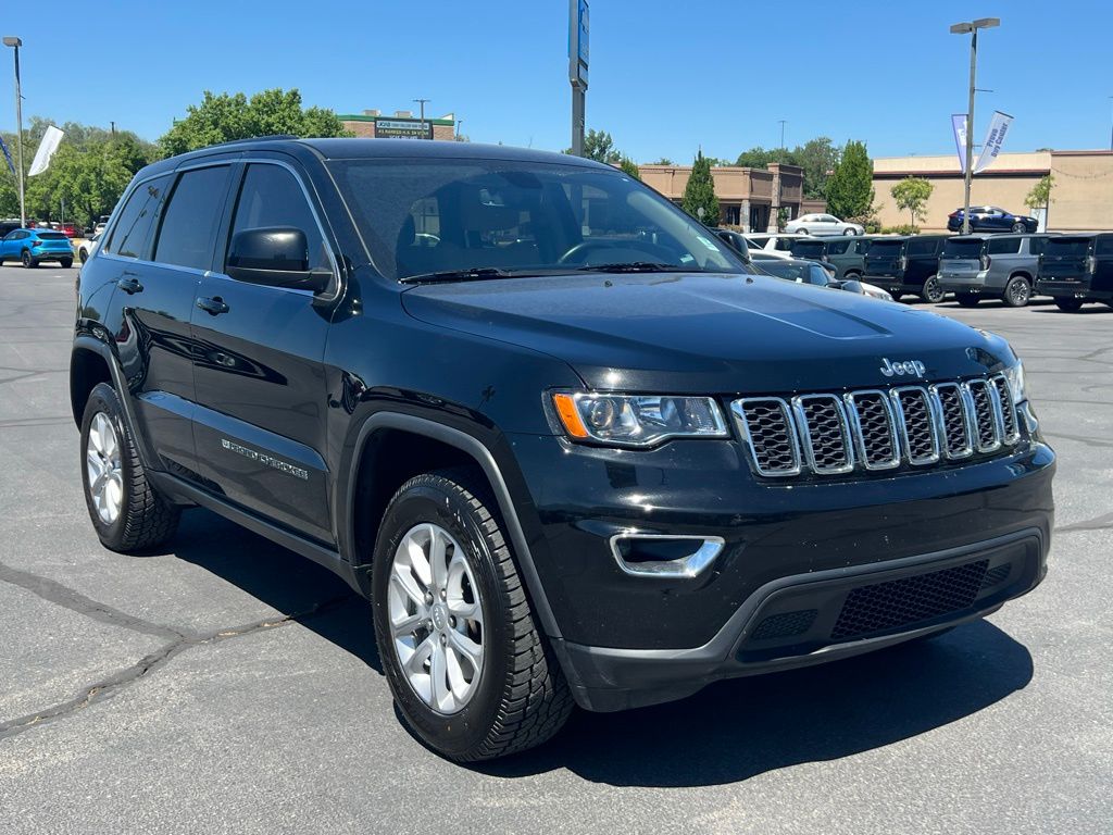 2022 Jeep Cherokee Laredo photo 3