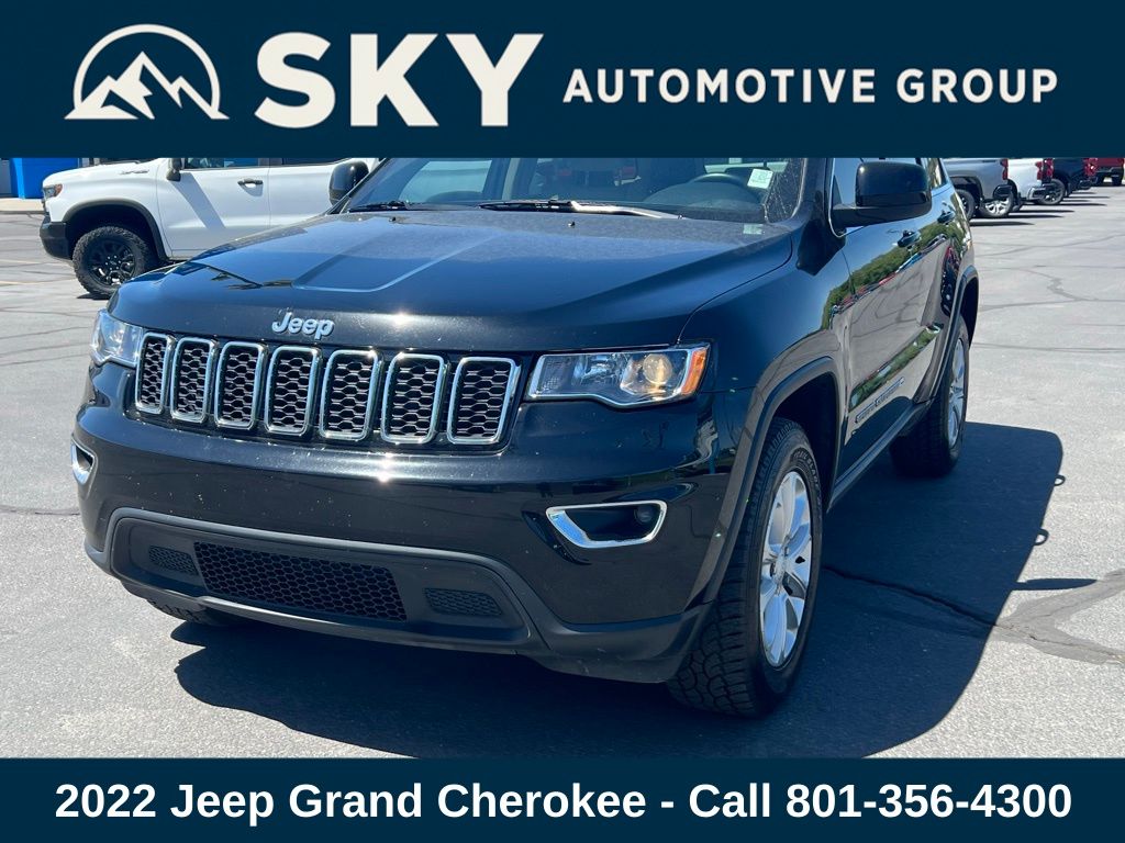 2022 Jeep Cherokee Laredo photo 2