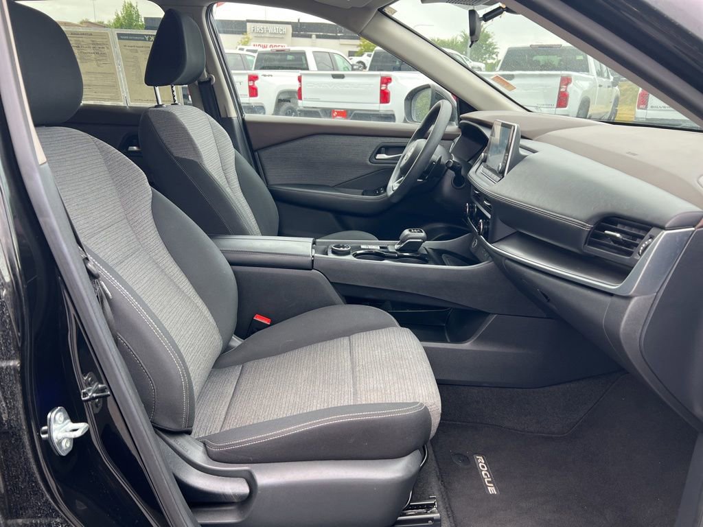 2023 Nissan Rogue SV - Photo 15