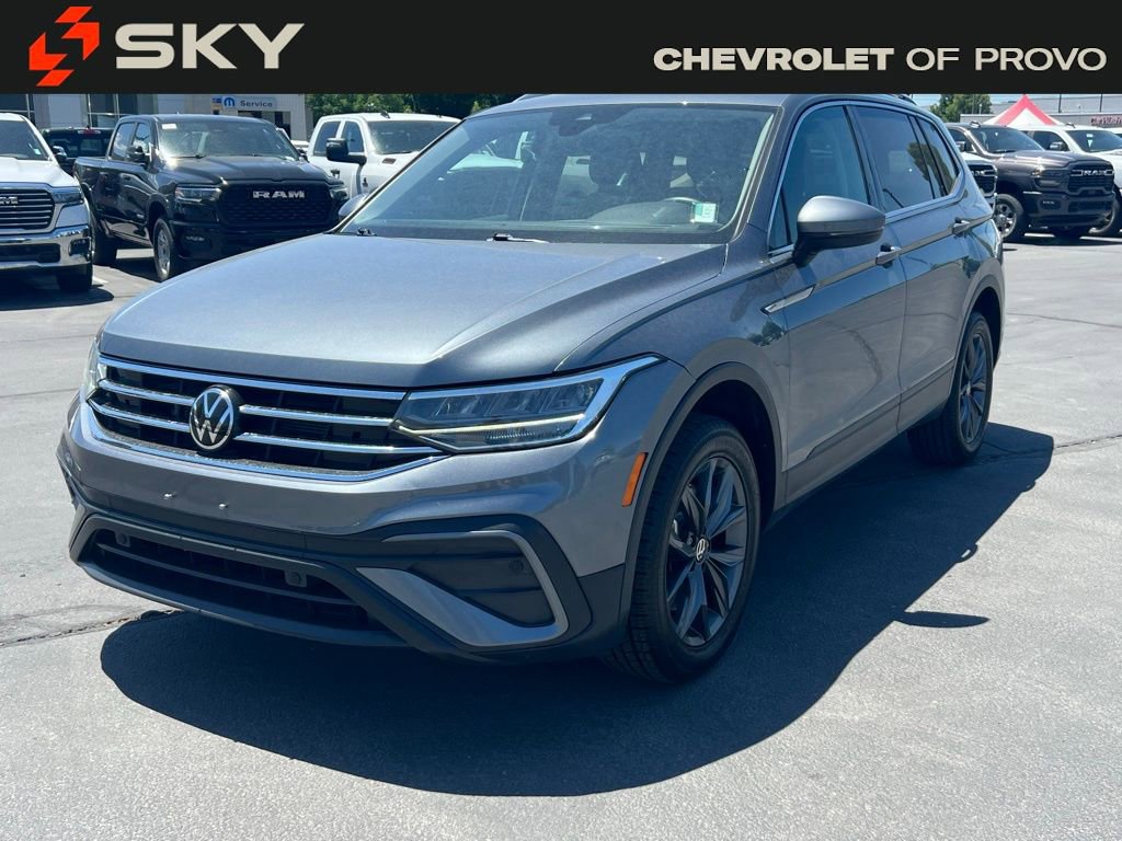 2023 Volkswagen Tiguan SE photo 3