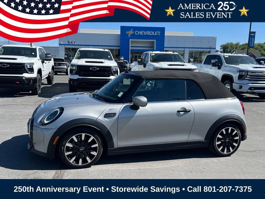 2023 MINI Convertible Cooper S's photo