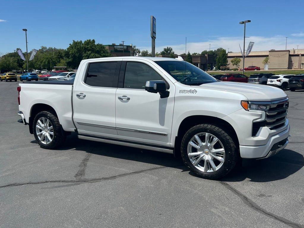 2022 Chevrolet Silverado 1500 High Country photo 3